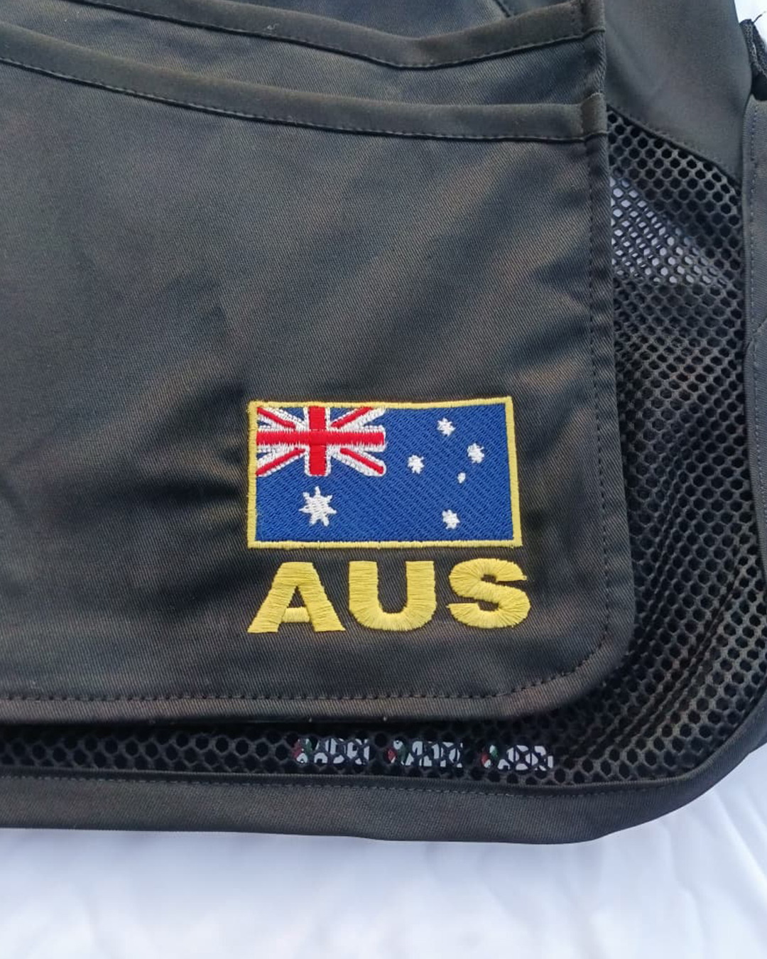 mens-professional-sports-vest-australia-black (5)